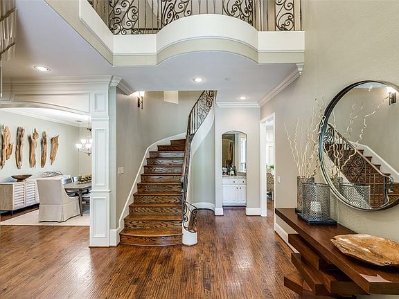 4th image of 312 Riviera Dr