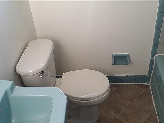 4th image of 6305 Meis Ave