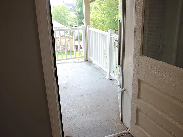46 Franklin Ave — Photo 18