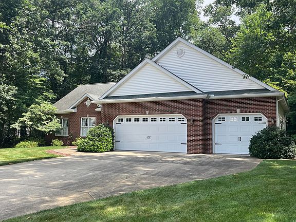 2nd image of 25464 Joelle Ct