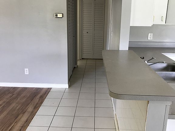 4th image of 1711 Palmetto Ct