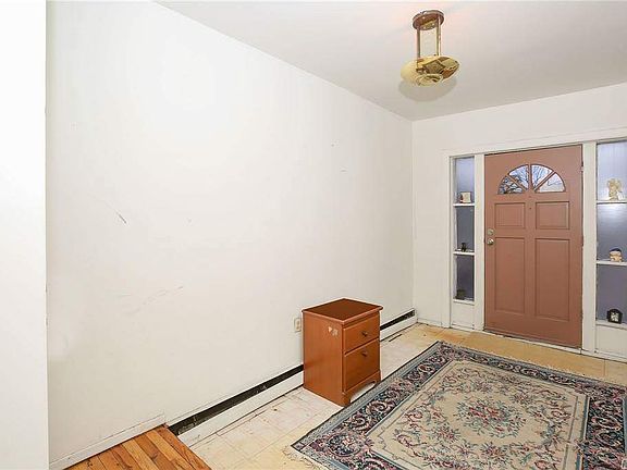 4th image of 85-08 Parsons Blvd