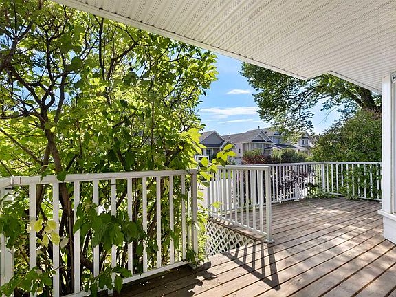 4th image of 90 S Martinridge Cres NE