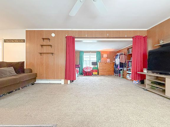 4th image of 21 Hillside Ave
