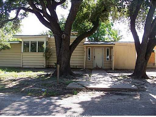 1st image of 2318 S Franklin Dr