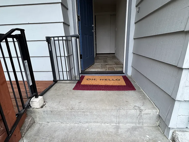 3600 Edgewood Dr — Photo 2