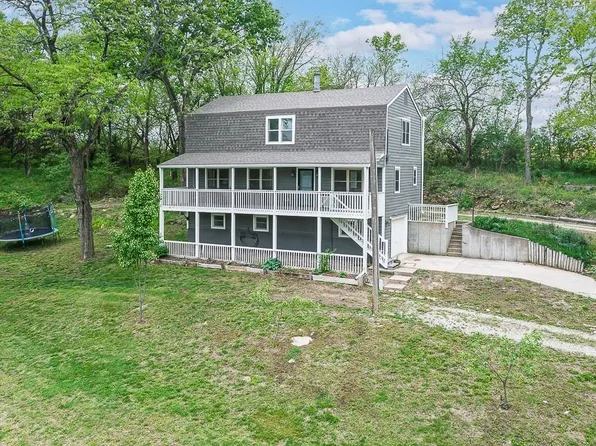 21423 227th St, Tonganoxie, KS 66086