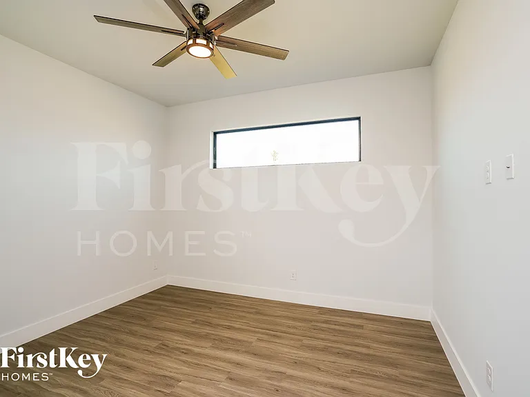 1131 NE 2nd Place Cpe — Photo 11