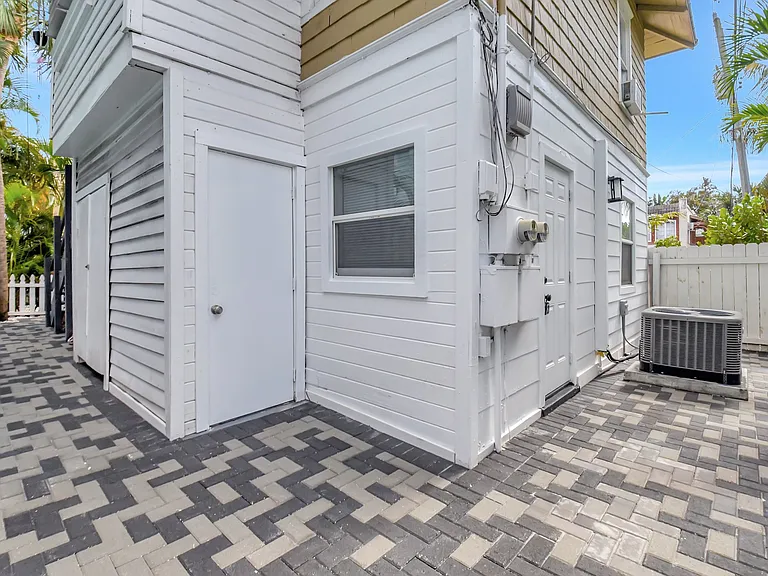 711 Penn St #B — Photo 27