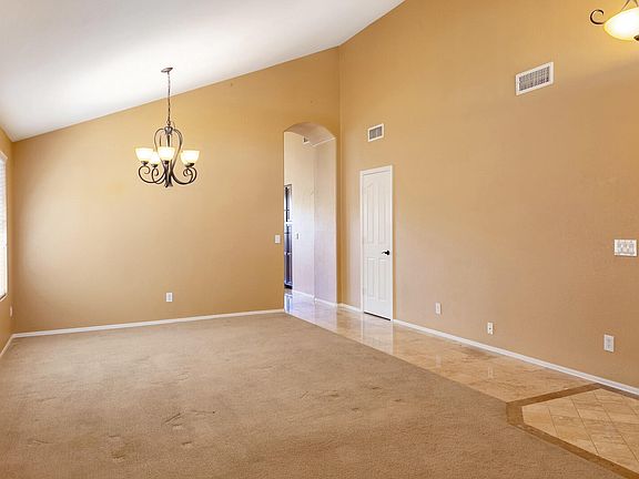 4th image of 2241 E Williams Dr