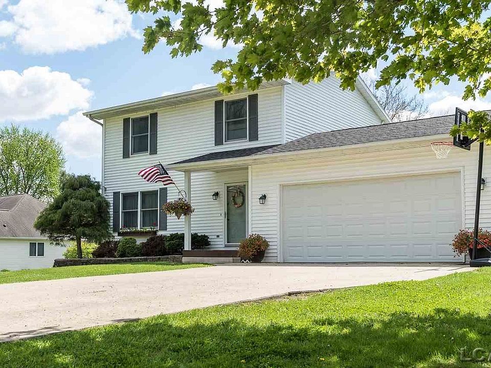 1st image of 2421 Woodlawn Ln