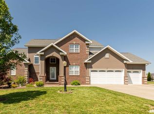 311 Twin Lakes Rd, Carterville, IL 62918