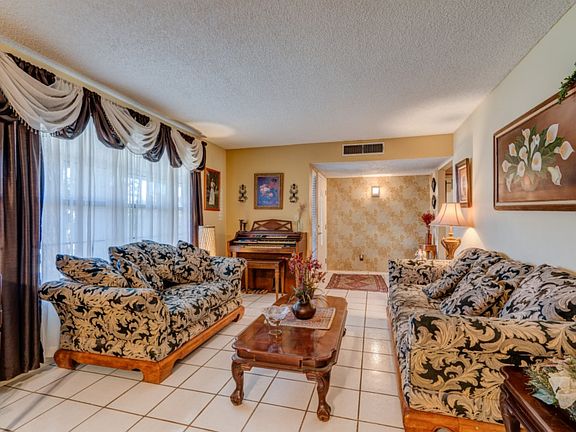 4th image of 5508 Beechwood Pl