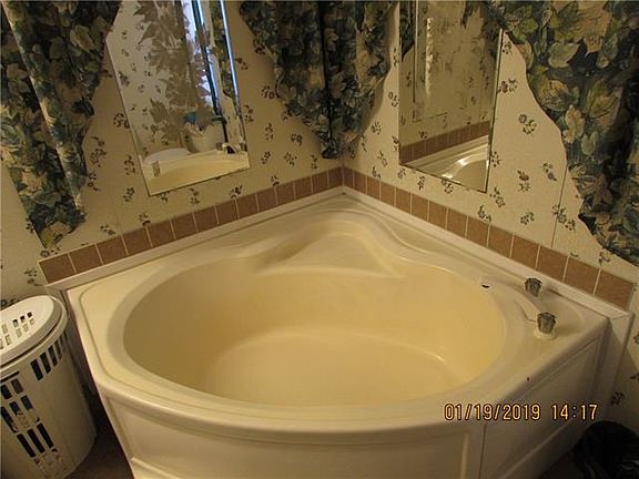 4th image of 1601 Hillhaven Cir