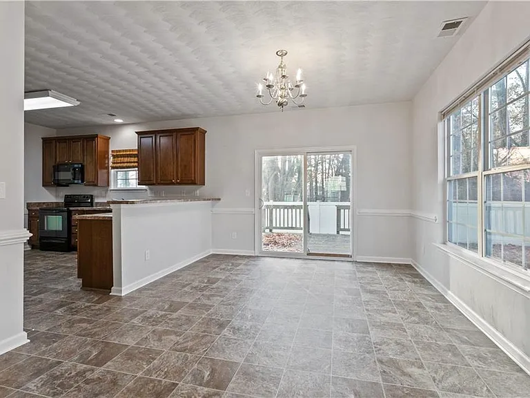 60 Manilla Ln — Photo 6
