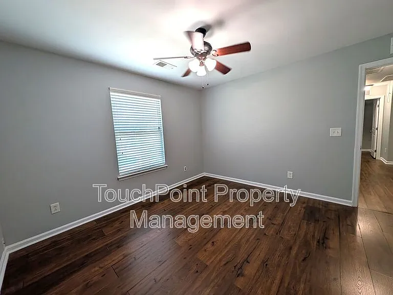 209 Weavers Glenn Pl — Photo 25