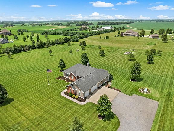 2nd image of 724 County Road 2175 N