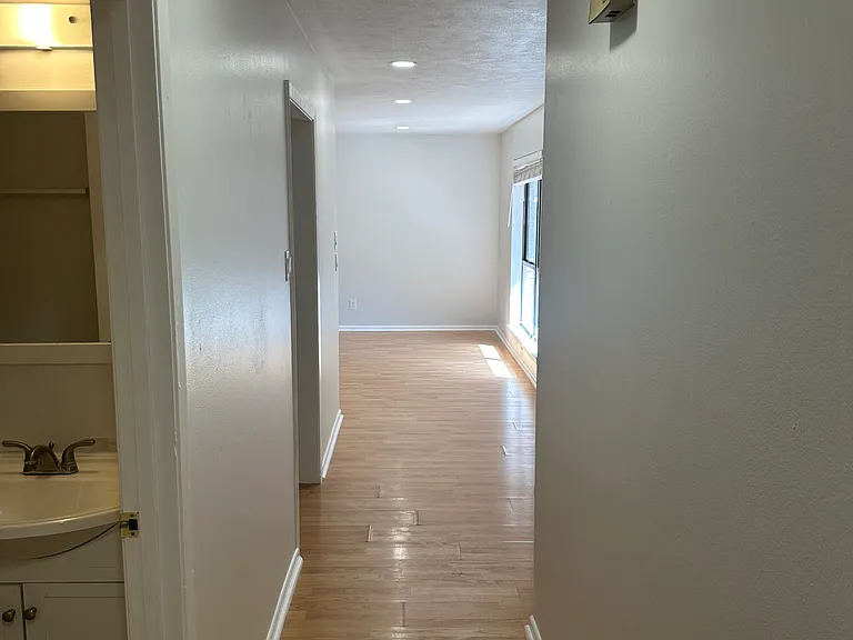 806 Lloyd Dr — Photo 18