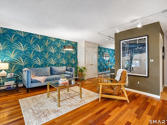 2nd image of 904 1/2 State Street #9