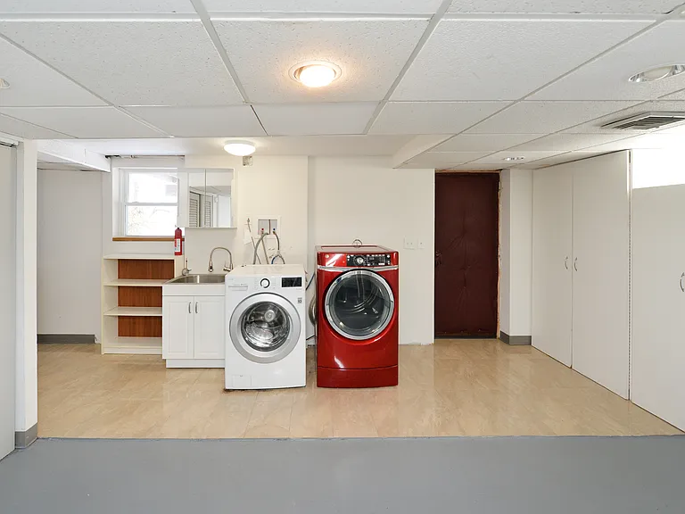 79 Grand Blvd — Photo 28