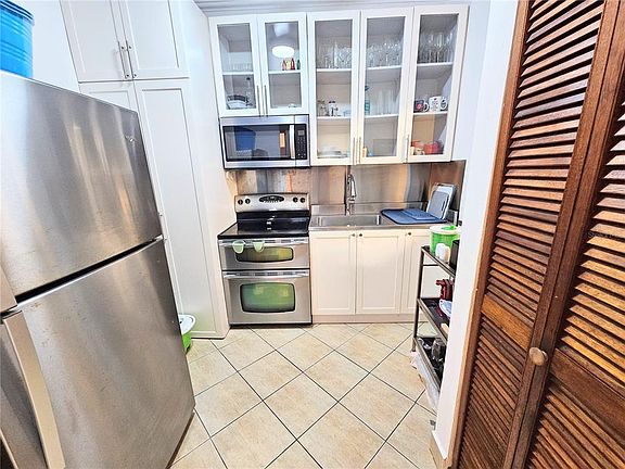 3rd image of 151 Calle San Justo 202 #Old