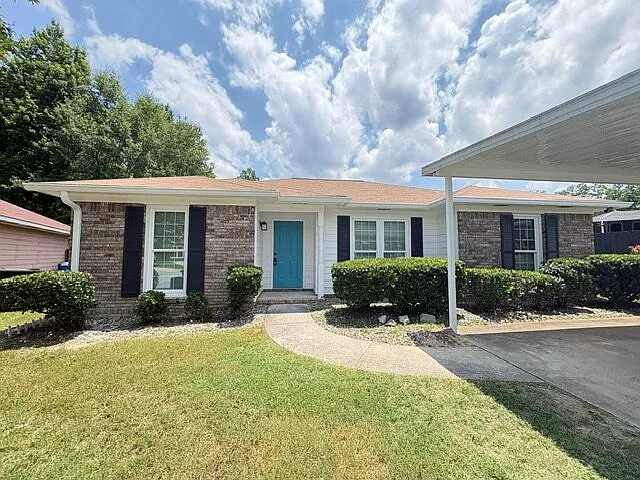 2524 Water Oak Dr