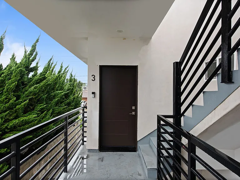 608 Hill St #3 — Photo 3