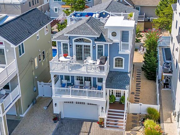4th image of 232 N 6th St