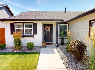 1371 SW Greeley St, College Place, WA 99324