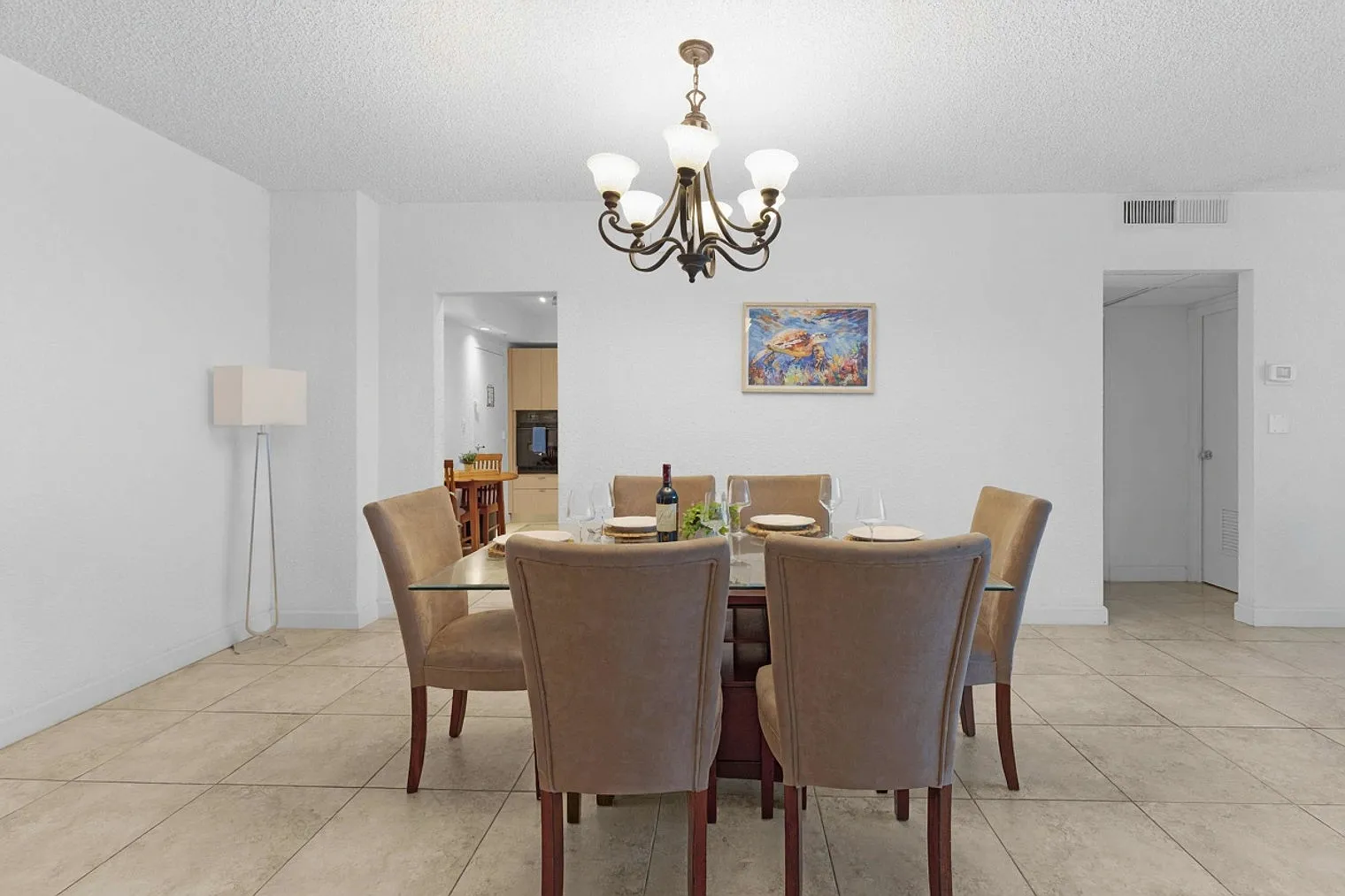 2 bed, 2.0 bath, 1345 sqft, $4,425 — Photo 2