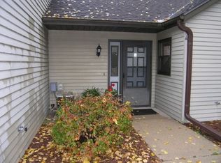 500 E Main St APT 8, Sun Prairie, WI 53590