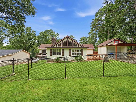 3rd image of 313 Snead Dr