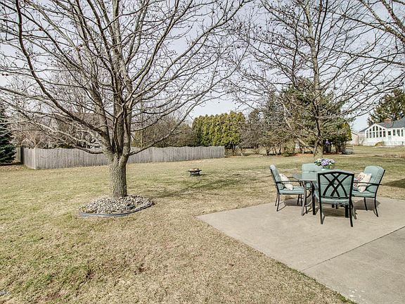 5th image of 141 Cortez Ln