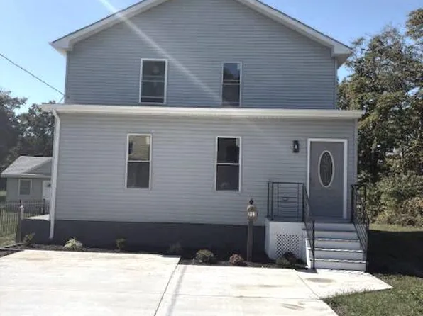 213 S Academy 15 St, Glassboro, NJ 08028