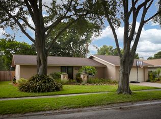 10266 95th St, Seminole, FL 33777