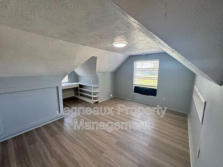 415 Ash St #A — Photo 10