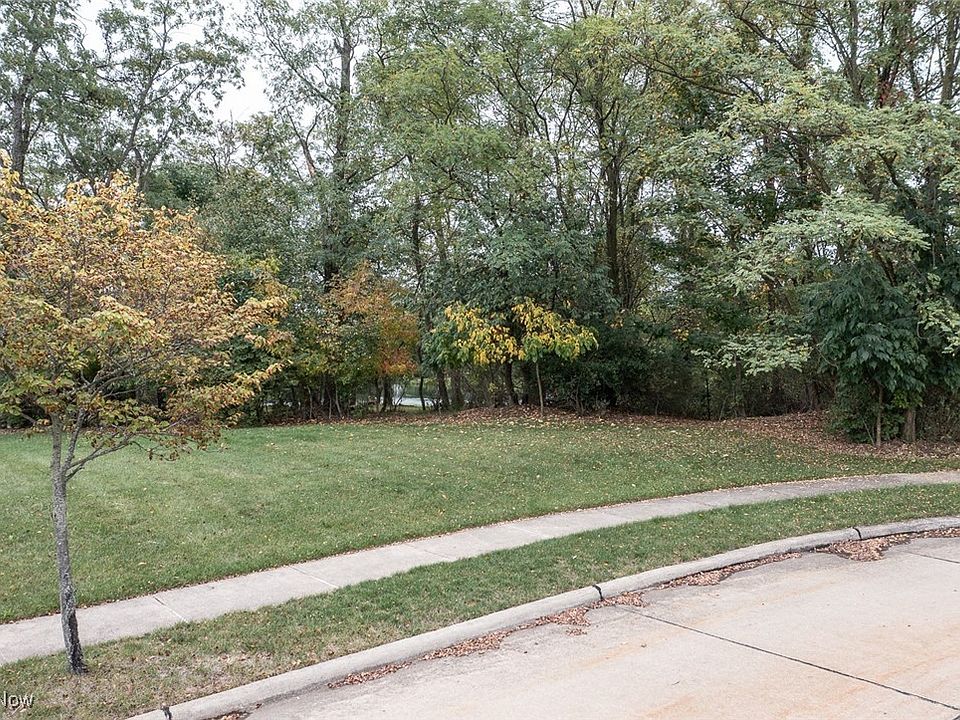 1st image of 476 Cambridge Dr