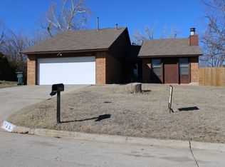 1729 S Willow Wind Dr, Oklahoma City, OK 73130
