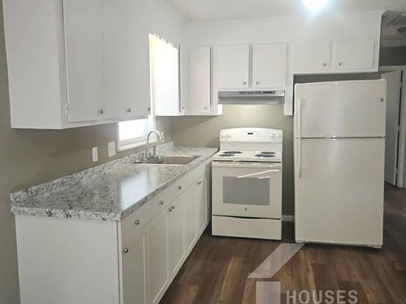 4th image of 4 Fargo Cir