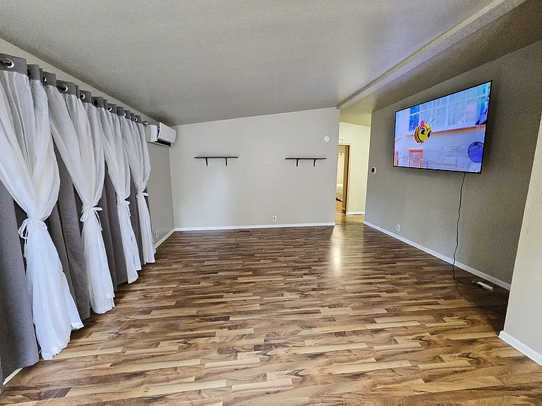 140 SE Fuchsia Ave — Photo 17