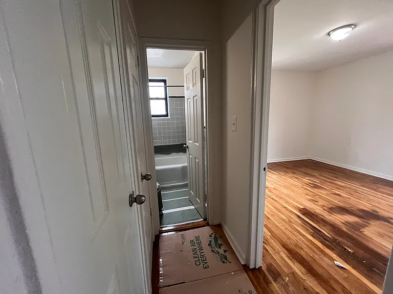 61-88 Dry Harbor Rd #2J — Photo 3