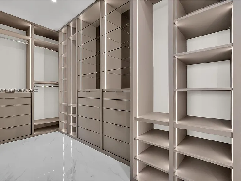700 NE 24th St #Penthouse 5801 — Photo 30