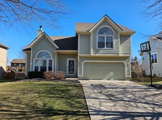 7606 W 156th Ter, Overland Park, KS 66223