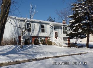 346 Rockhurst Rd, Bolingbrook, IL 60440