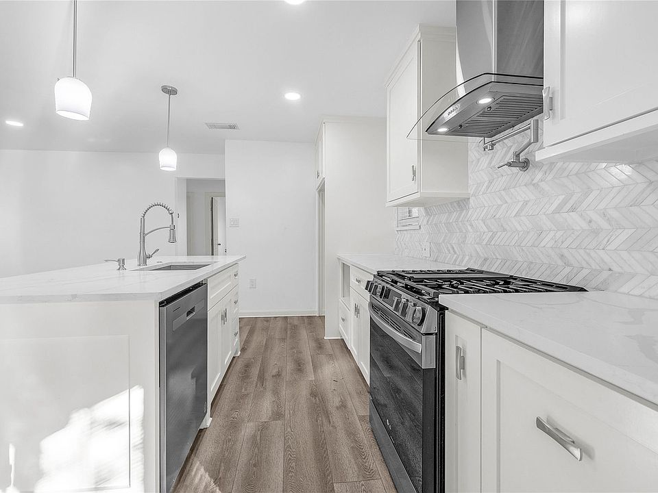 1st image of 6014 Belarbor St