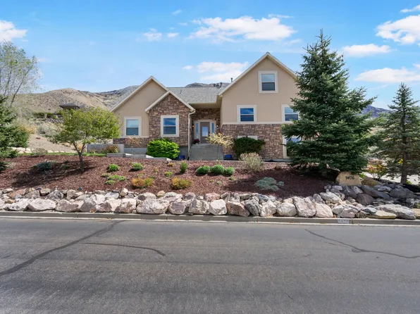 9476 N Avanyu Dr, Cedar Hills, UT 84062