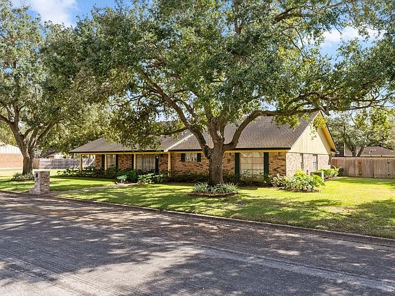 2nd image of 3012 Encino Ave