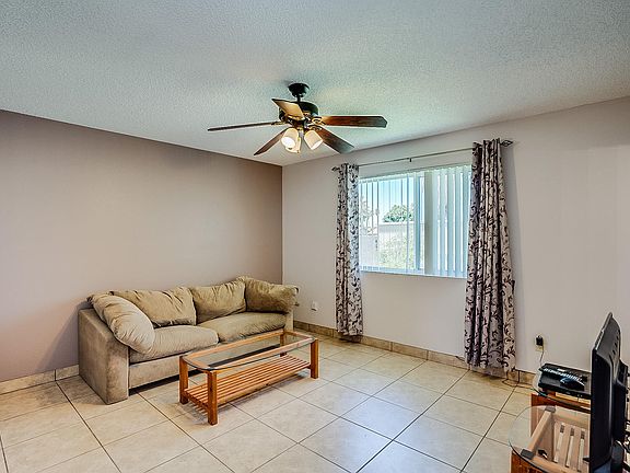 5th image of 4132 W Sunnyside Ave