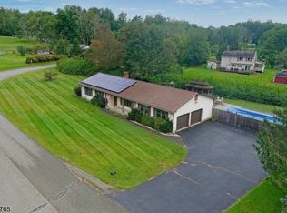3 Coss Ln, Montague, NJ 07827