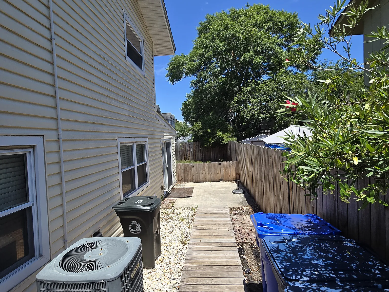 4 bed, 1470 sqft, $1,895 — Photo 2